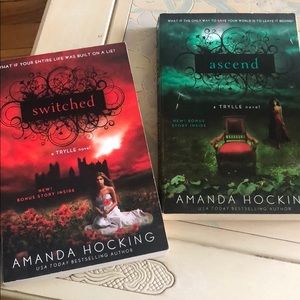 2 of 3 book series by Amanda Hocking